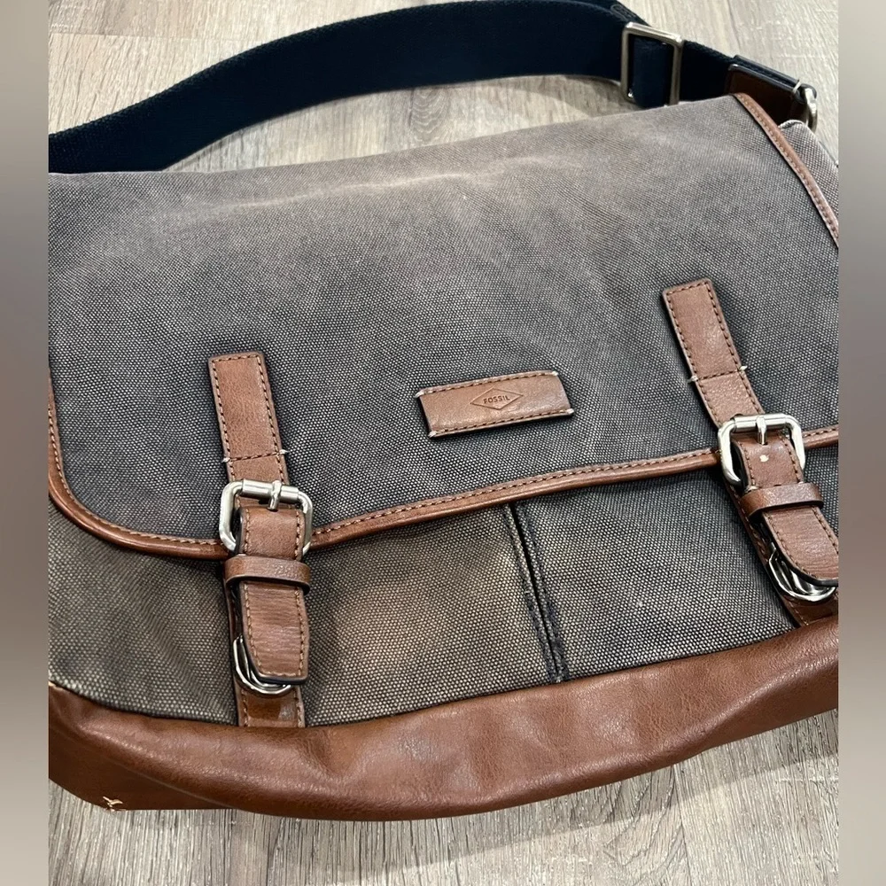 FOSSIL Leather Canvas Messenger Bag VTG Distressed Satchel Laptop Business Bag